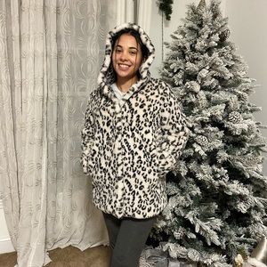 ANN TAYLOR petite Leopard print faux fur hooded coat.